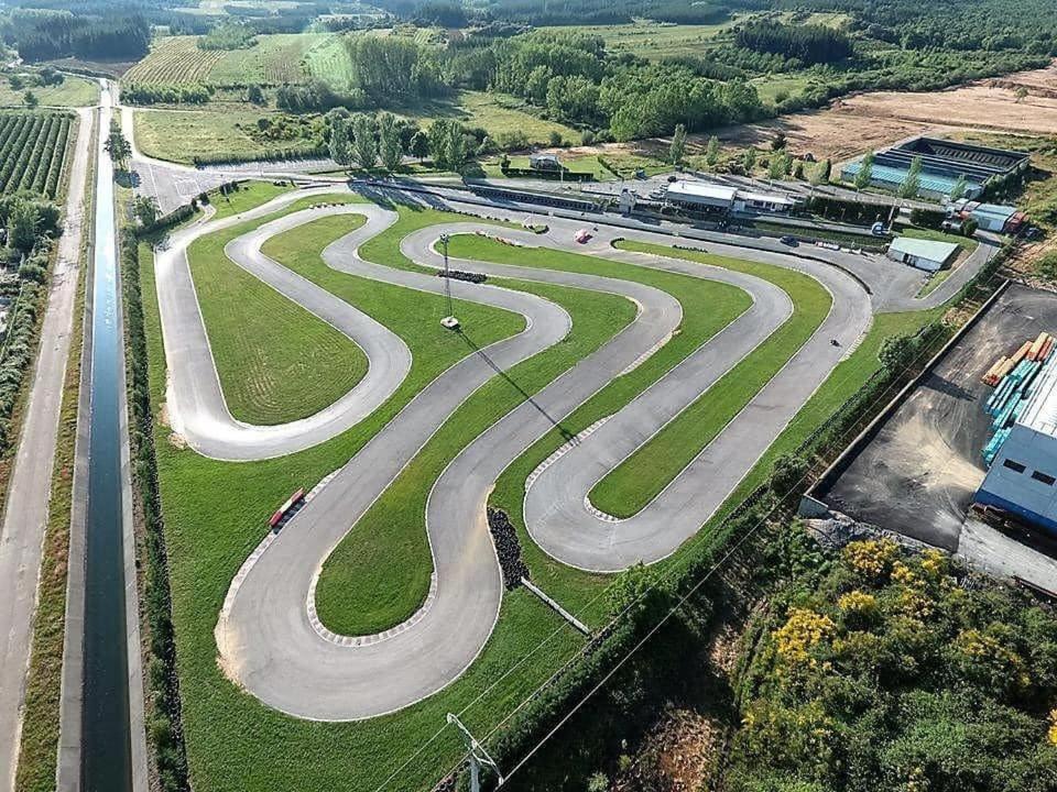 La Villa Del Karting El Teso Bagian luar foto