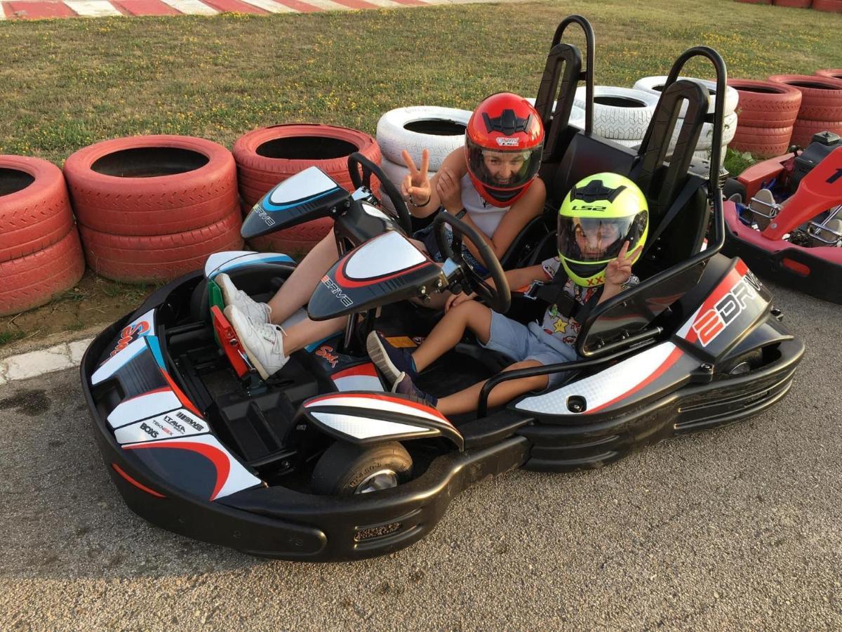 La Villa Del Karting El Teso Bagian luar foto